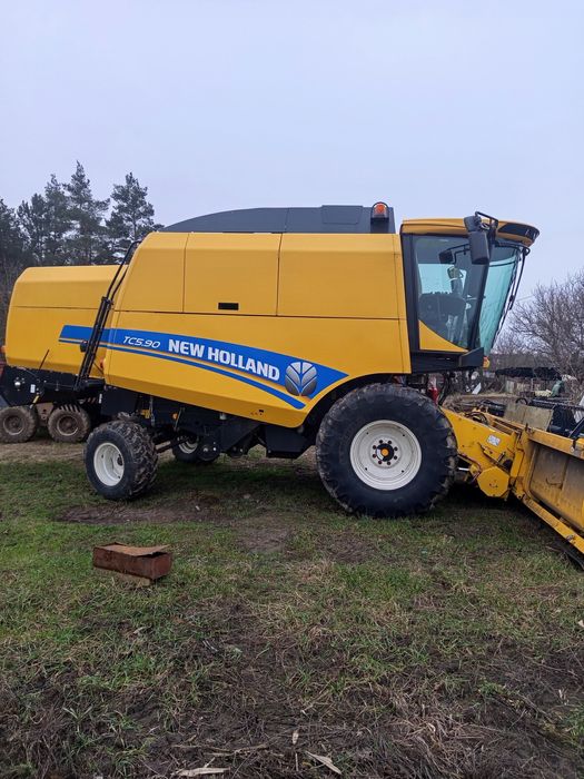 Зернозбиральний комбайн New Holland TC5.90.