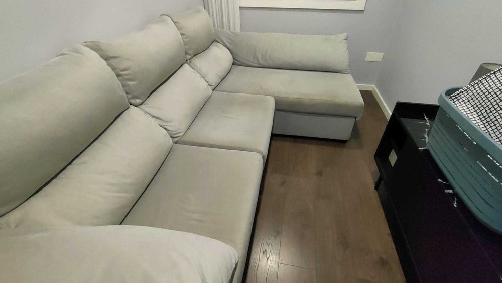 Sofá com chaise longue