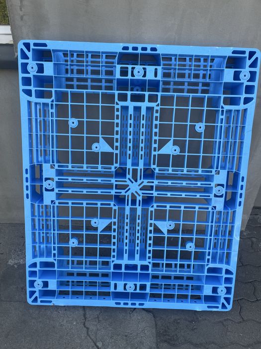 Palety plastikowe 100x120 bardzo mocne