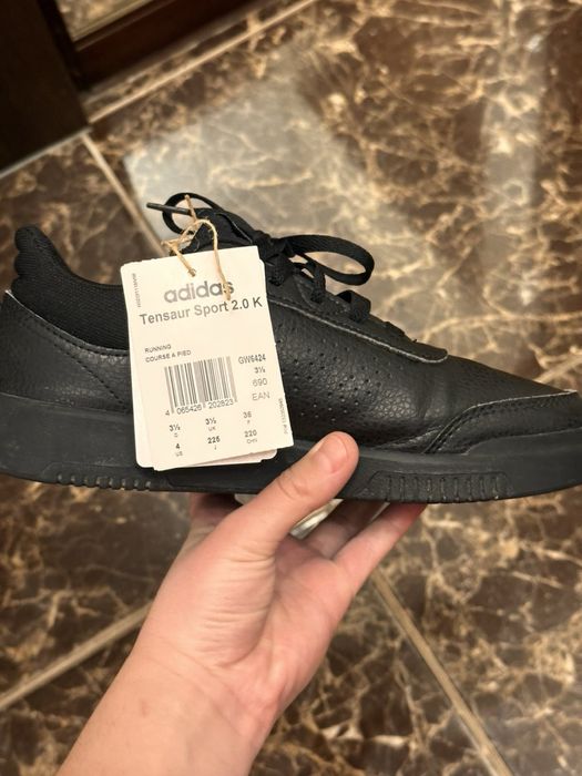 красовки adidas новіі