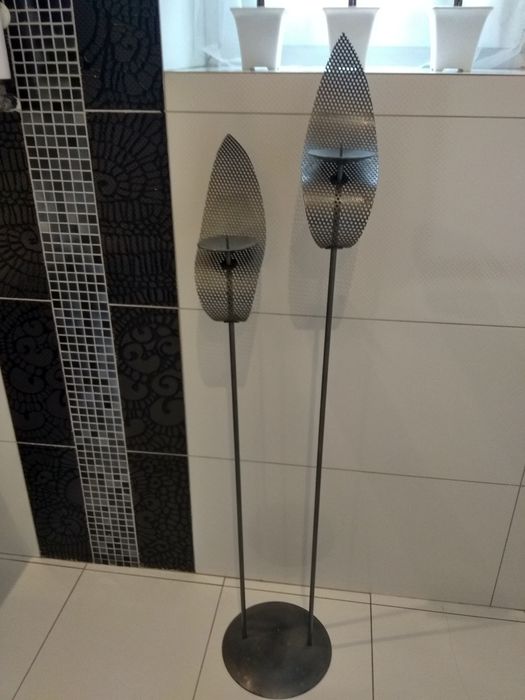 Duży stojący świecznik podwójny metalowy srebrny