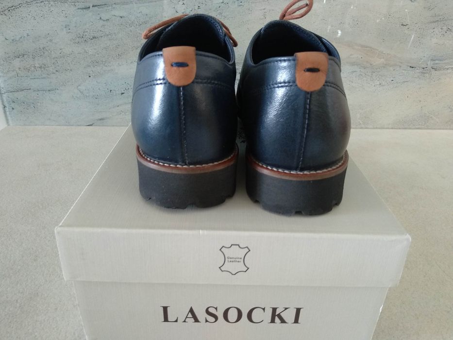 Damskie skórzane półbuty typu Oxford LASOCKI