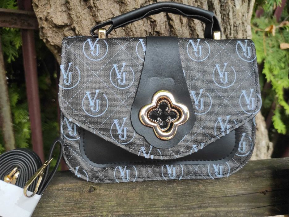 Nowy mały kuferek Victoria J