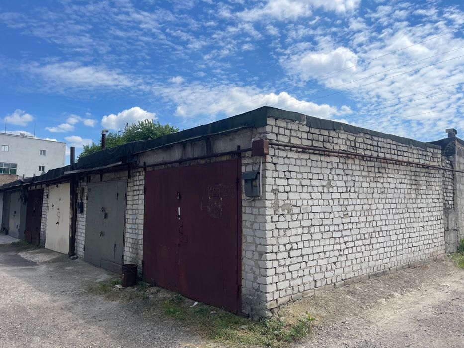 Здам цегляний гараж збільшеного розміру з ямою додатковим приміщенням в оренду