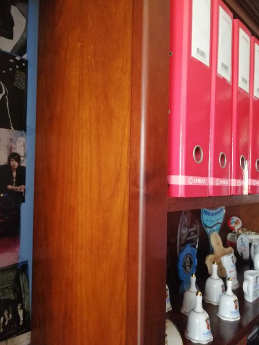 Conjunto de quarto em madeira de cerejeira