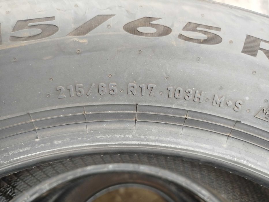 A995# Opony Uzywane Zimowe 215/65/17" Pirelli