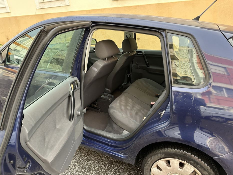 Volkswagem POLO 2003