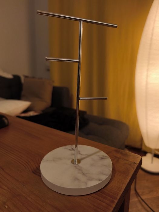 Stojak na biżuterię