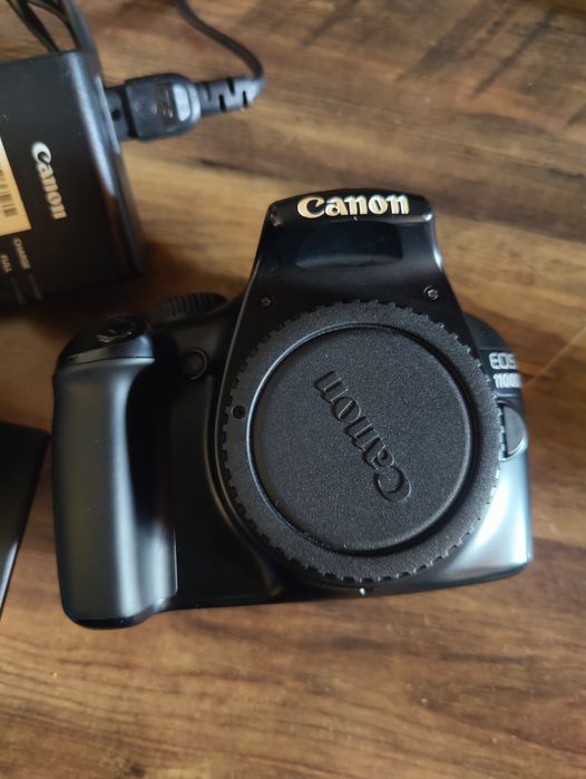 Câmara Canon 1100D + objetiva 18-55