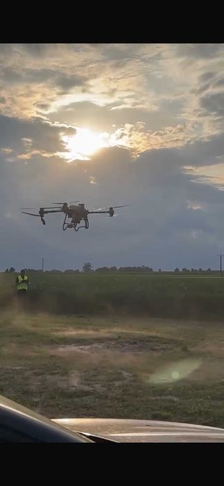 Profesjonalne opryski dronem AGRODRONEM DJI AGRAS T50