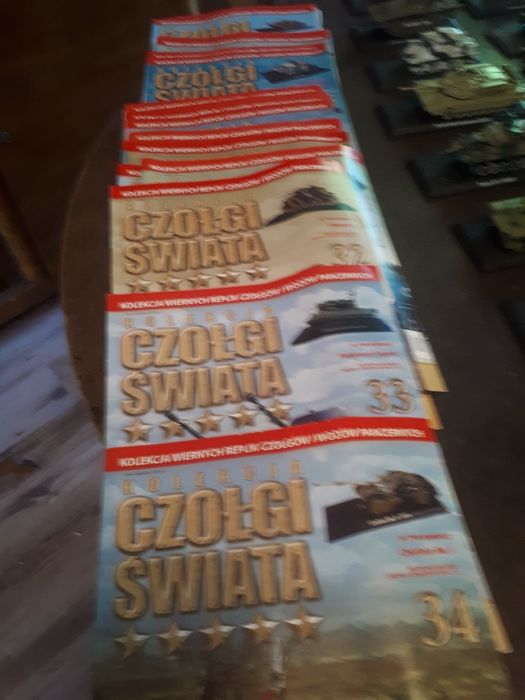 Kolekcja 27 modeli czołgów.