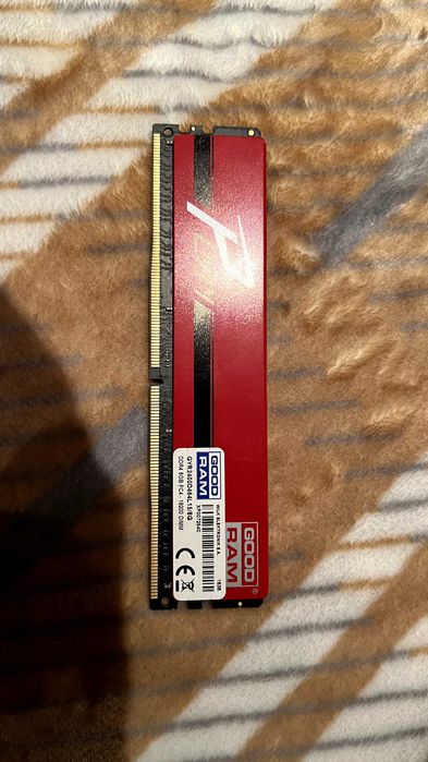 Оперативна памʼять GOODRAM GYR2400D464L15/8G