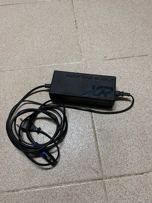 Carregador para skate eletrico Onewheel XR (onewheel XR home charger)