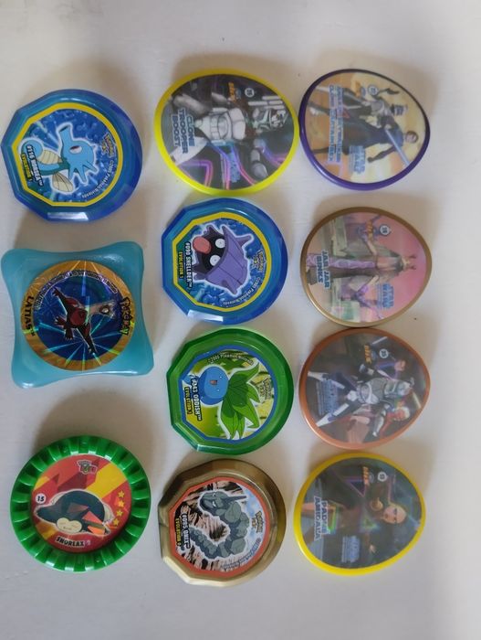 (J) Tazos de vários temas