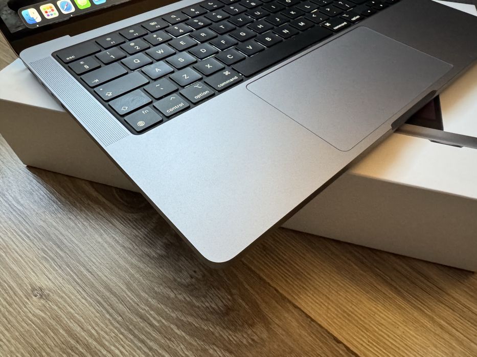 Apple MacBook Pro 14" M3 8GB /512 SSD 79 cykli