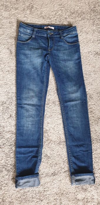 Jeansy dzinsy Levis 711 bardzo wygodne