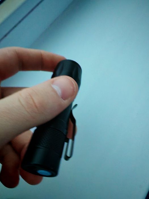 Компактний акумуляторний LED ліхтарик