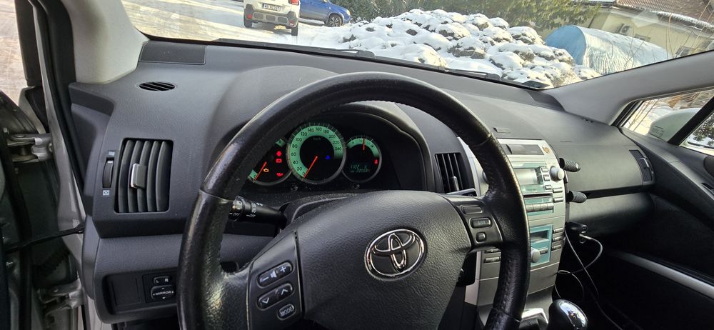 Corolla Verso 1.8 benzyna 7-osobowa