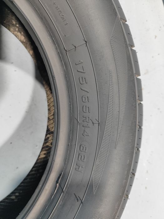 2 pneus semi novos 175-65R15 - Oferta dos Portes