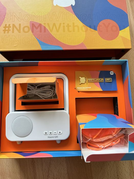 Xiaomi Lampka muzyczna z zegarem