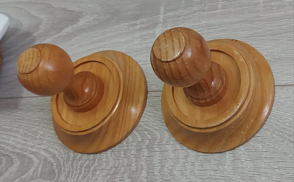 Аксессуары для ванной комнаты из дерева и керамики