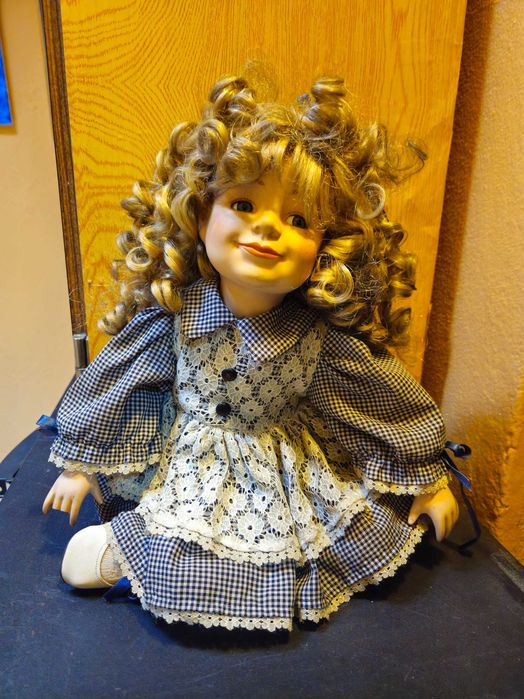 Boneca porcelana