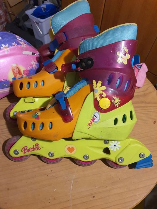 Patins em linha com acessórios Barbie