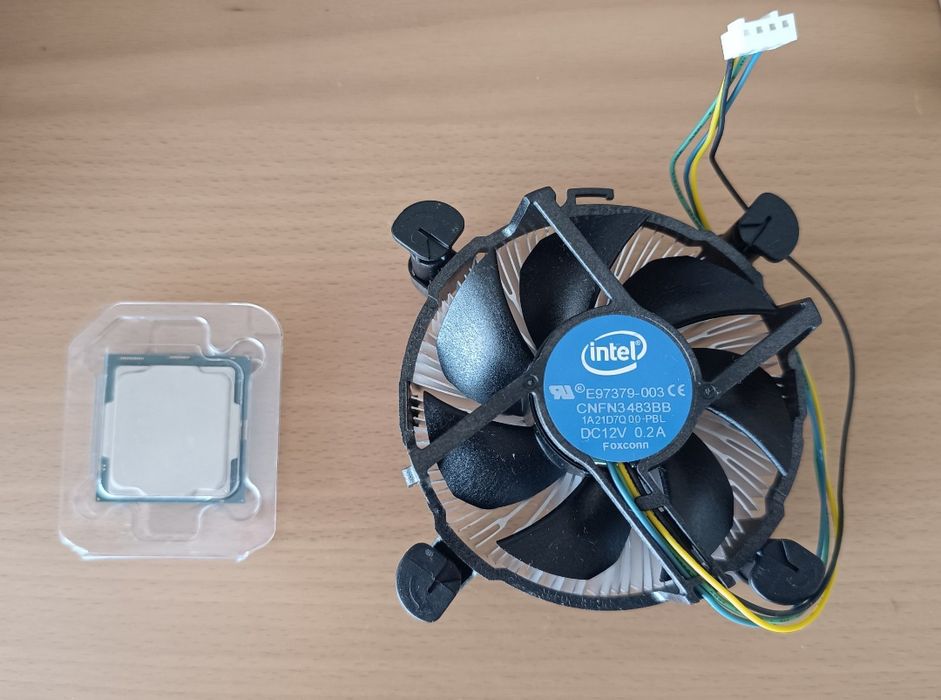Intel Core i3-10100 – 4 Cores / 8 Threads – Excelente estado