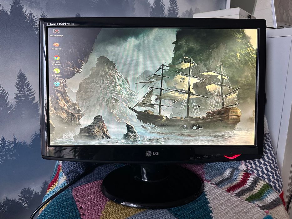 Монітор LG для ноутбуку