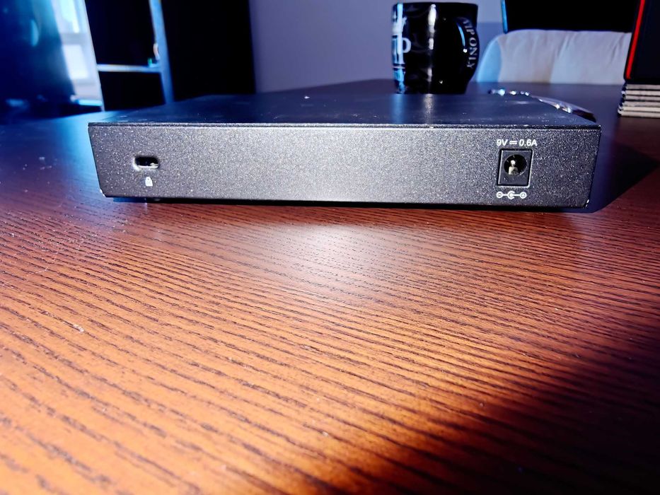 Switch TP-Link TL-SG108E – 8 portas Gigabit, gerível (VLAN/QoS)
