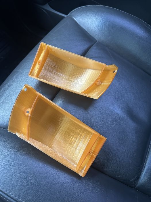 Продам скло поворотів audi 200