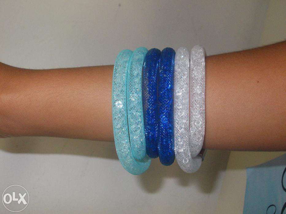 Pulseira tubo de nylon com swarovskis Artigo NOVO