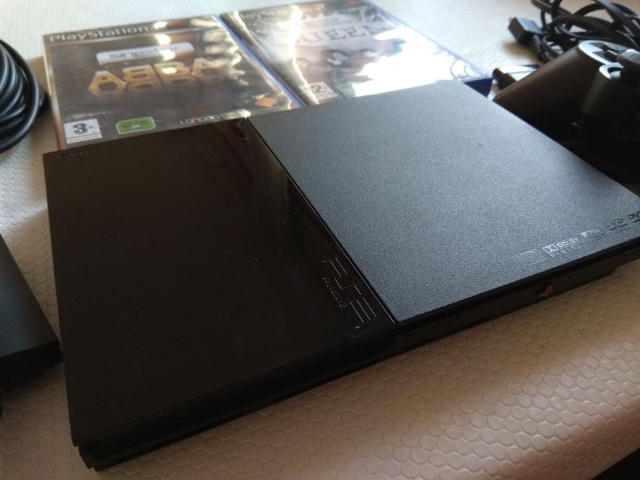 Play station 2 - 50€ | microfones singstar - 20€