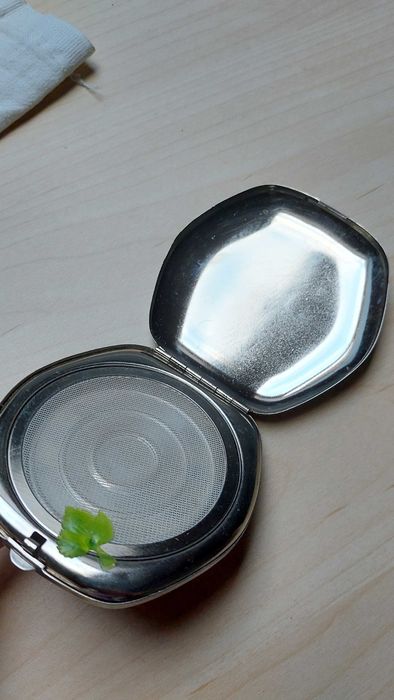 Stara puderniczka PRL
