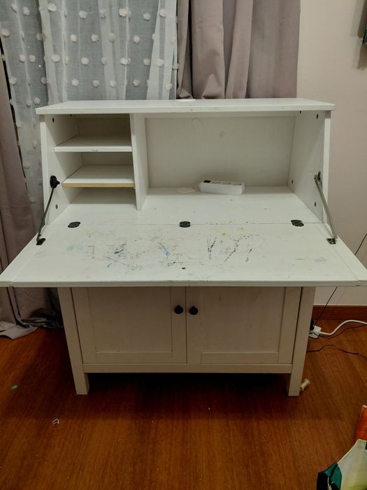 Escrivaninha de quarto criança