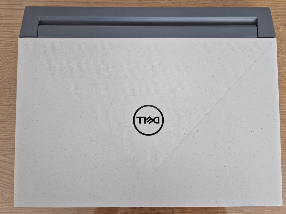 Laptop dell G15 5515 ryzen 5 5600 H gamingowy szary