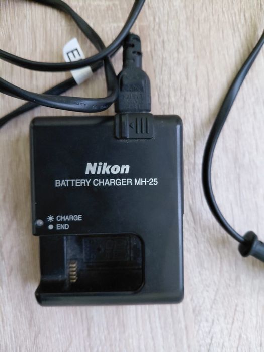 Carregador Nikon MH-25