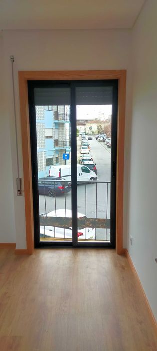 Andar Moradia T2 , com pequeno terraço. Utilização Independente