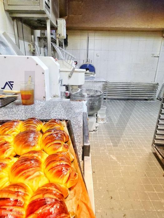 A Oportunidade que Esperava em Gaia! - Pastelaria + Imóvel!!