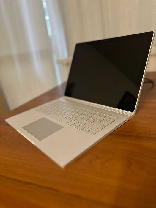 Microsoft Surface Book 2 13,5" i5 8GB + Surface Dock - stan idealny