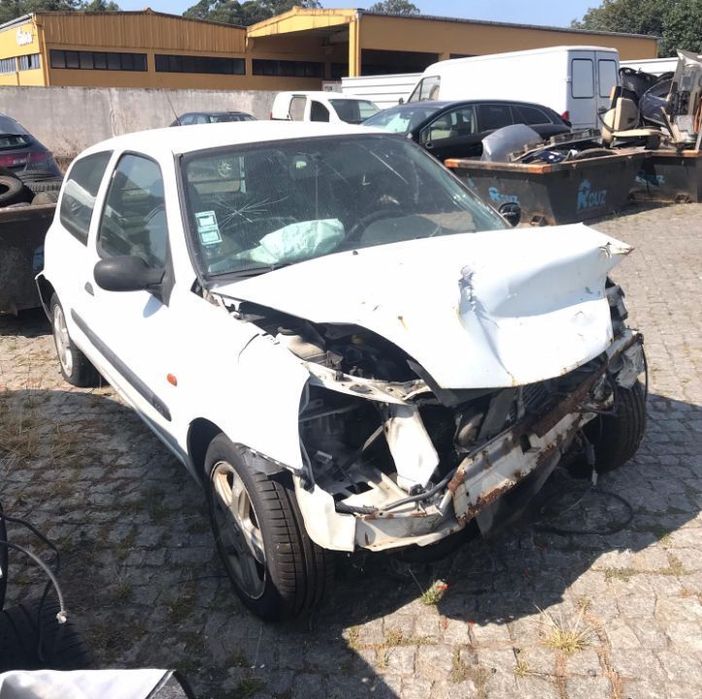 Renault Clio II 1.5 DCi Van 2005 - Para Peças