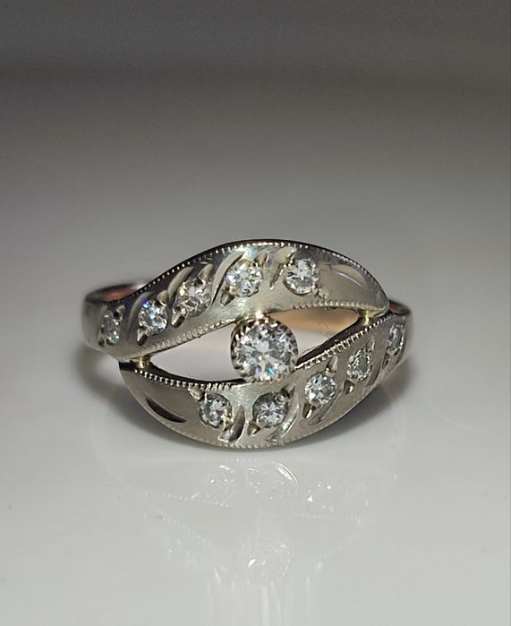 Золотое кольцо с бриллиантами СССР.Золота каблучка з діамантами.