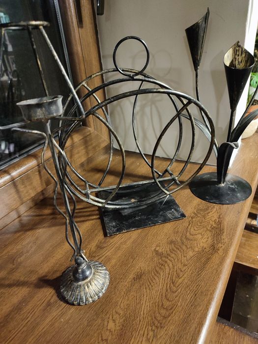 Dwa świeczniki i gazetownik vintage