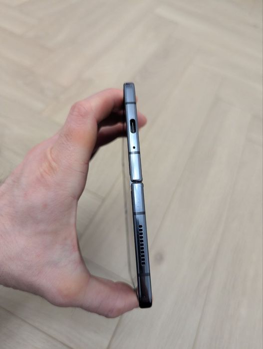 Samsung Fold 4 12 / 512