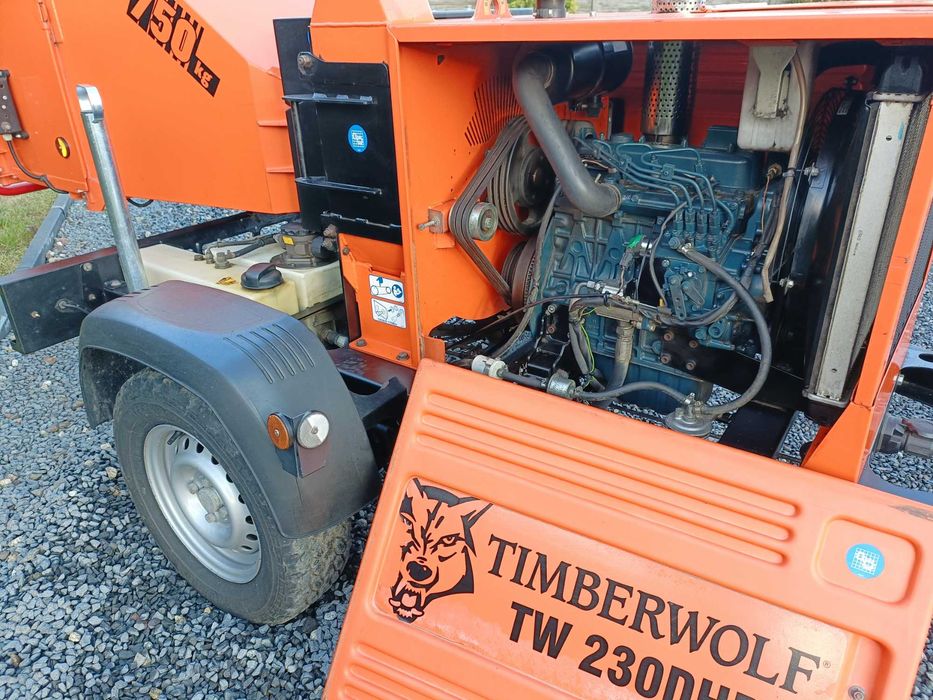 Mobilny rębak spalinowy TIMBERFWOLF TW230DHB diesel Kubota przyczepka