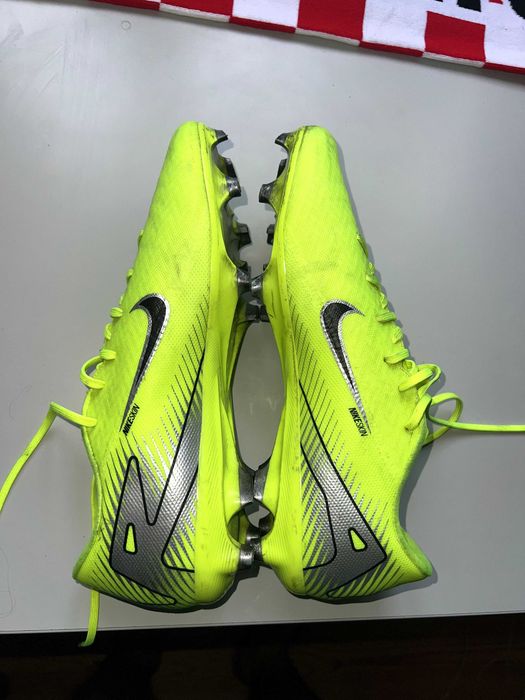 Chuteiras Nike Mercurial, tamanho 44