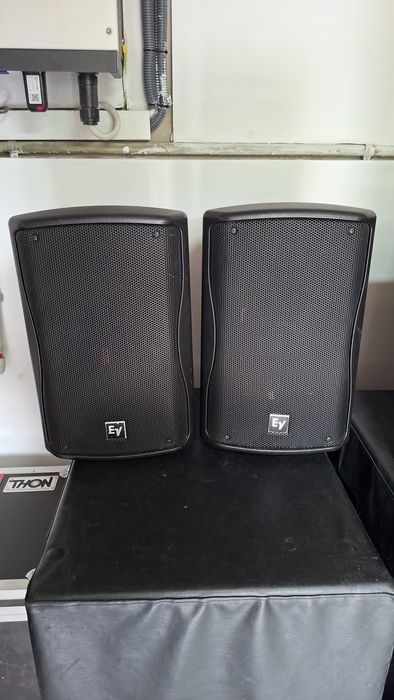 Kokumny Electro-Voice ZX1