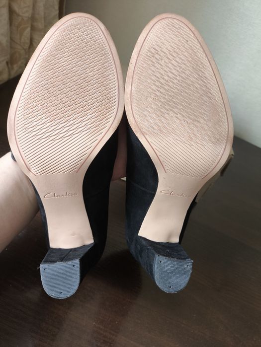 Туфлі на підборах Clarks