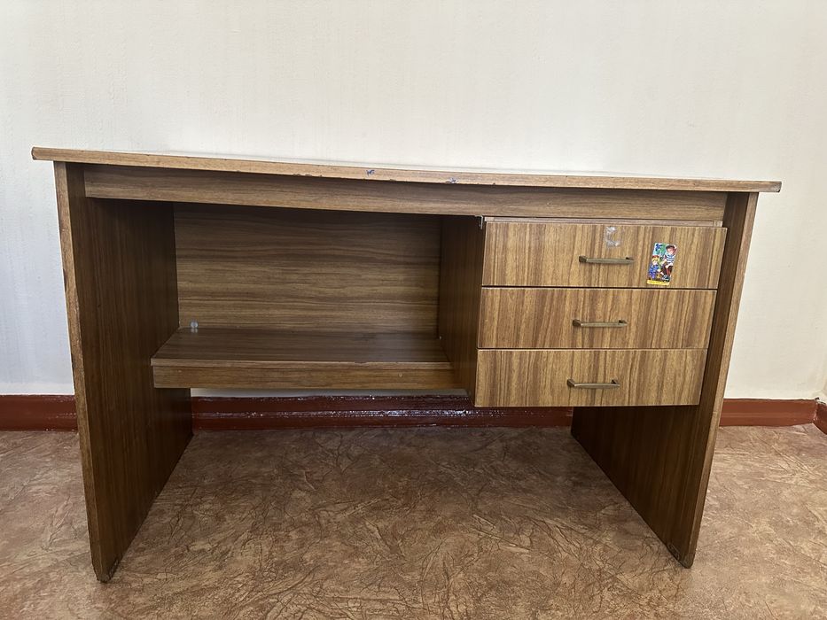 Продам стол