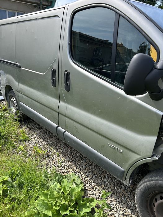 Bok błotnik ćwiartka trafic 2